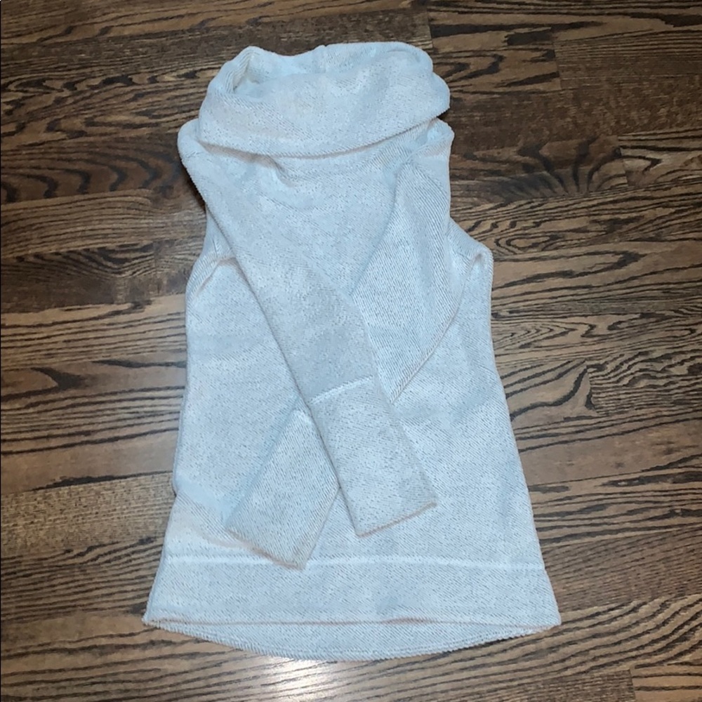 TARGET BRAND - BRAND NEW/NEVER WORN grayish/white/cream sweater